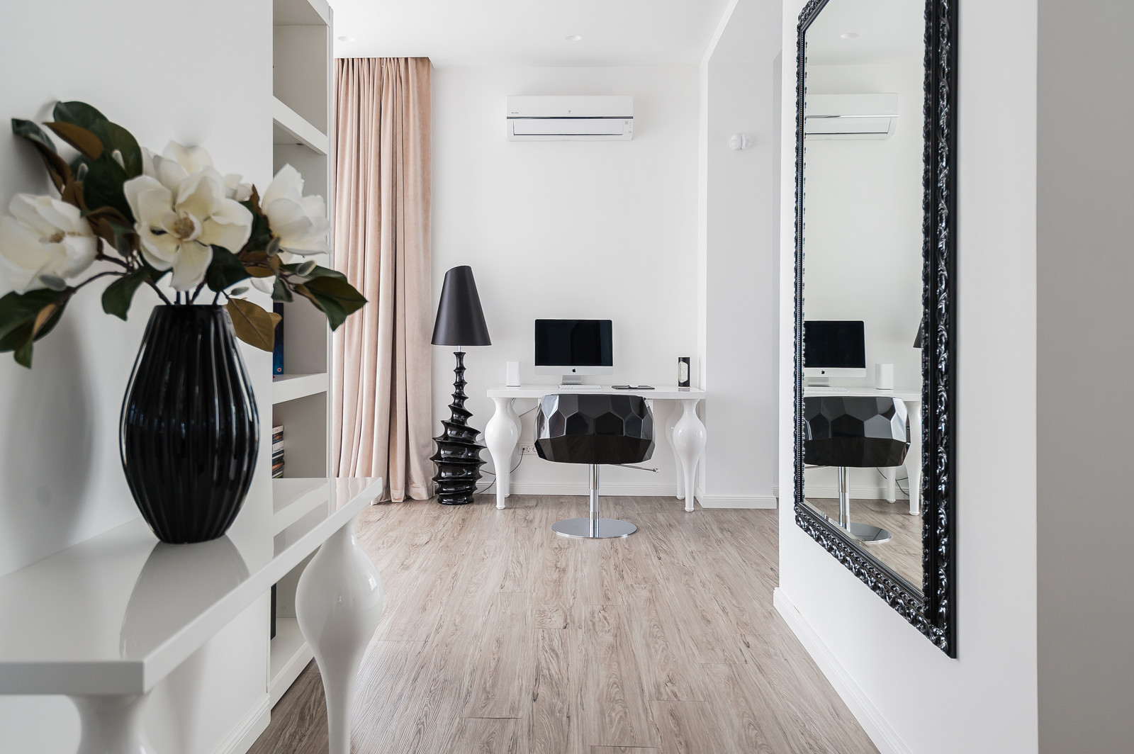 Дом с лошадиным бюстом