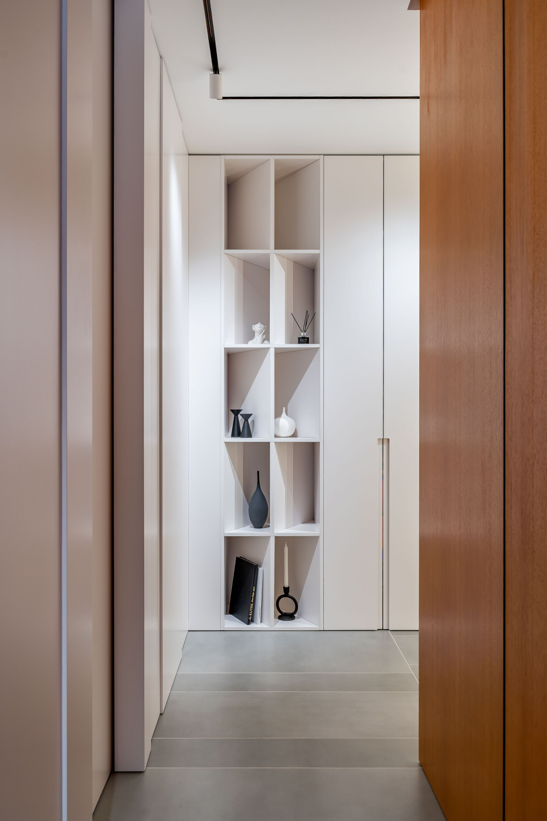 Шкаф, ТВ тумба, стеновые панели ЖК "Легенда Дальневосточный"