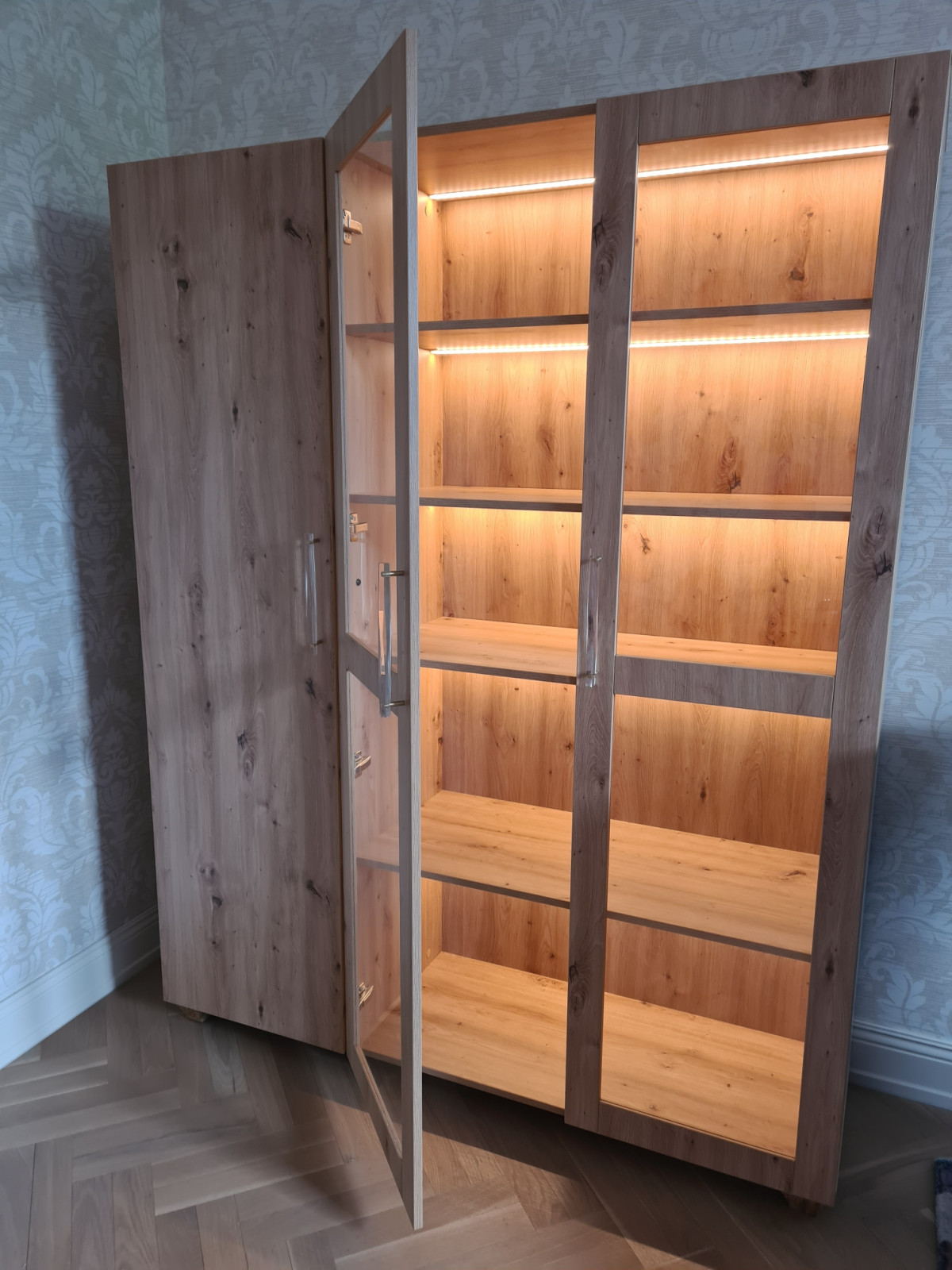 Комплект мебели: шкаф и TV-тумба