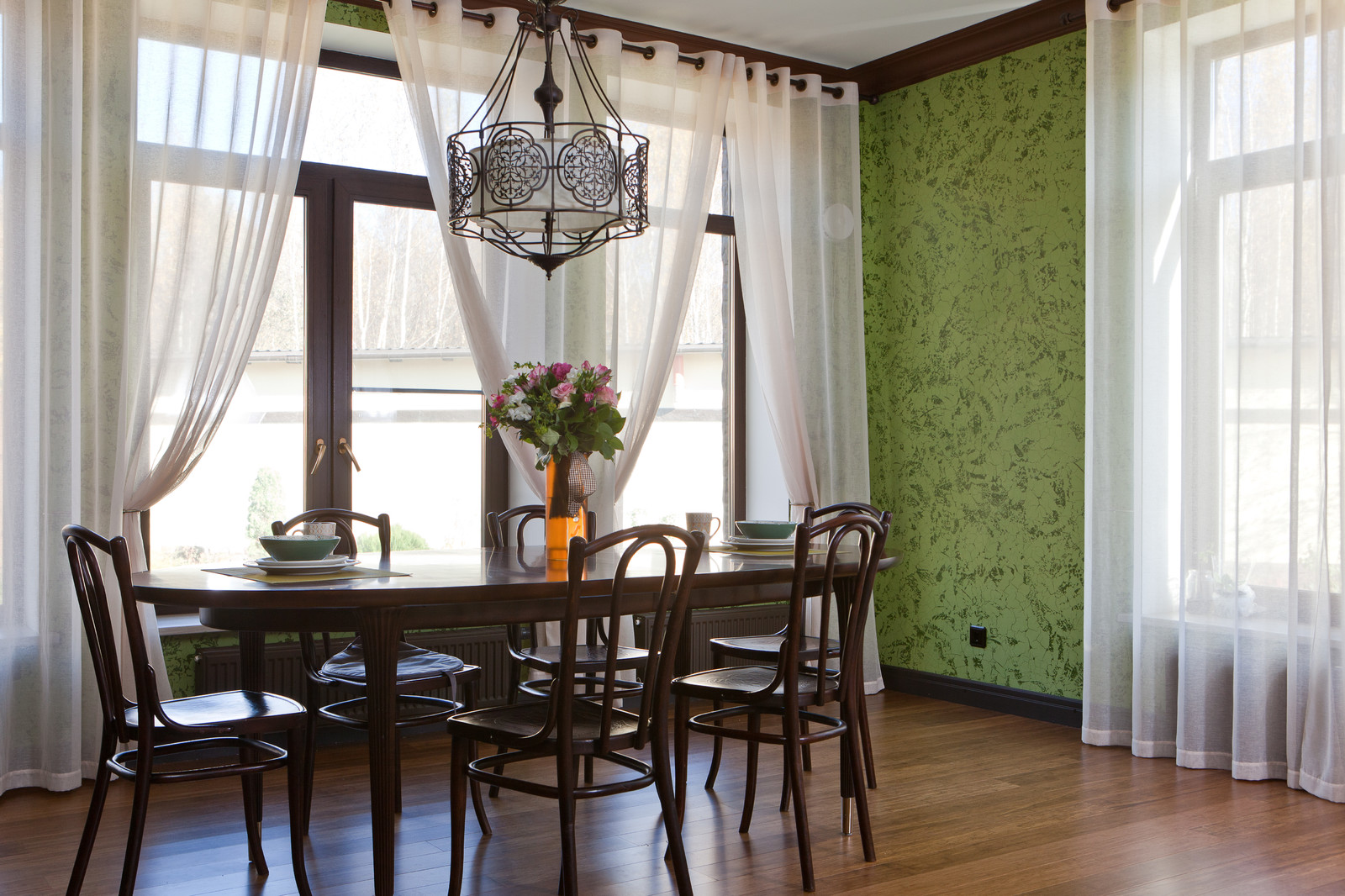 Кухня - столовая в загородном доме с нотками Италии