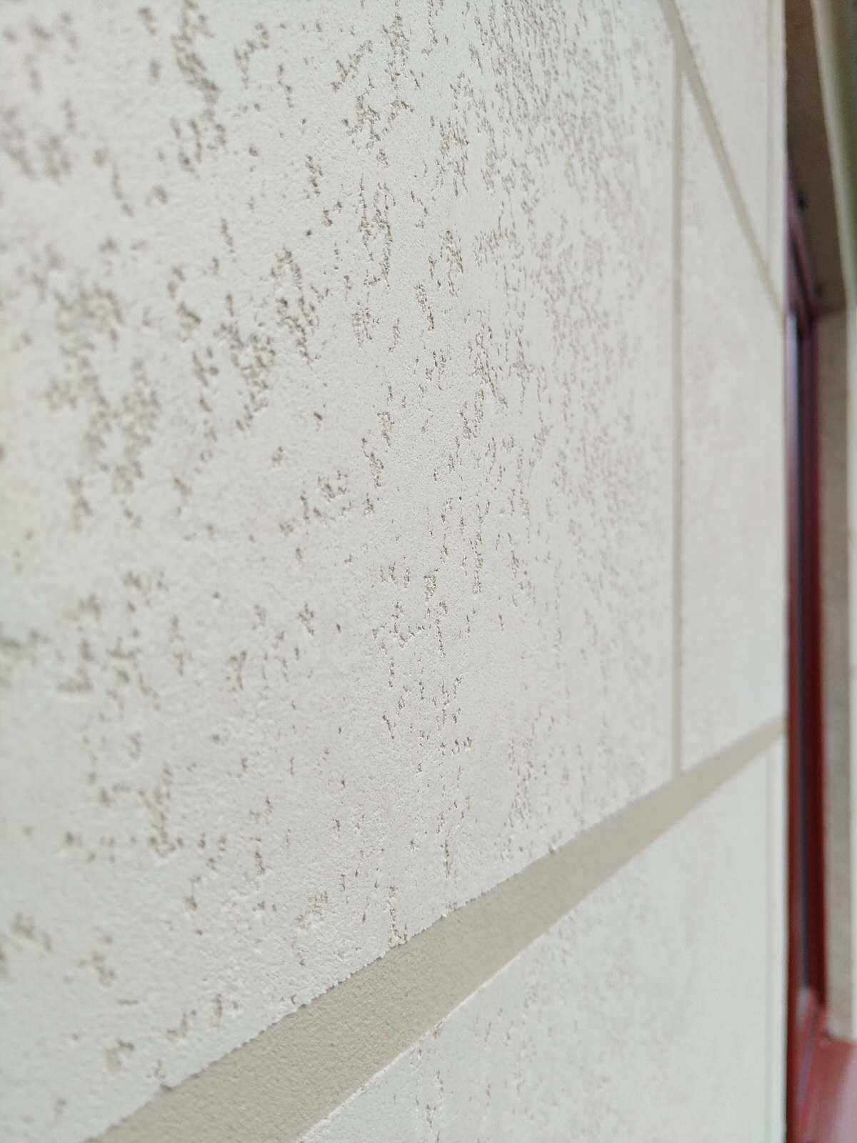 Изготовление фасада из декоративной штукатурки в Кириши