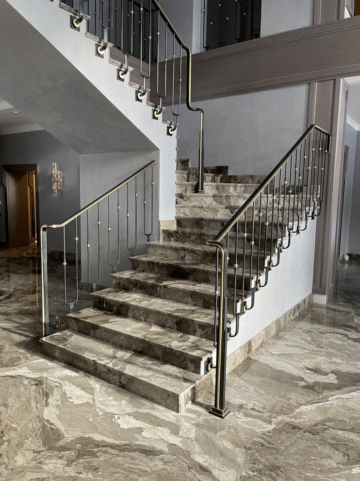 Обложка проекта: Лестничное ограждение из стали и латуни