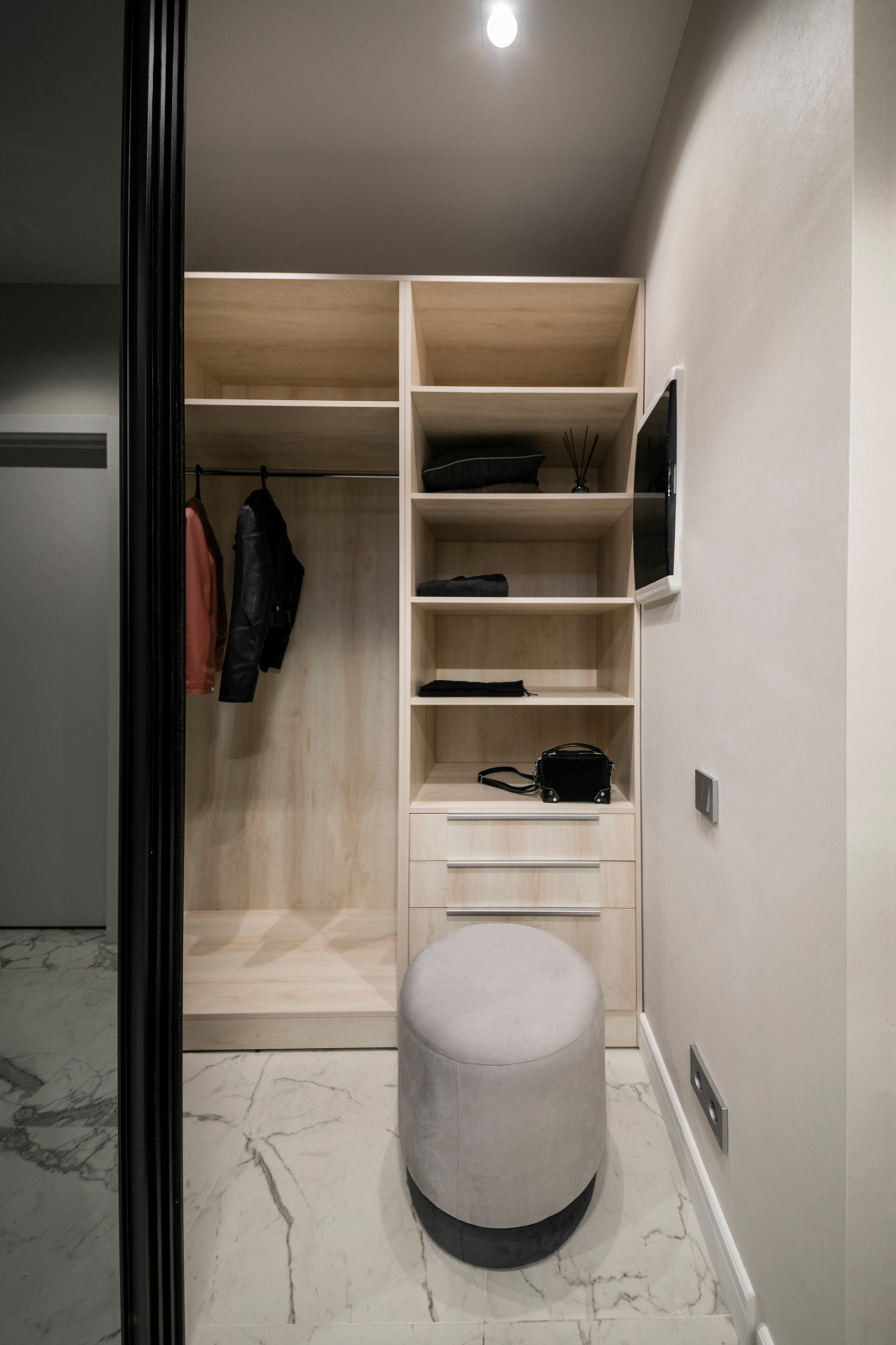 Однокомнатная квартира для молодой девушки. Ижевск, ЖК "Облака", 44 кв.м.