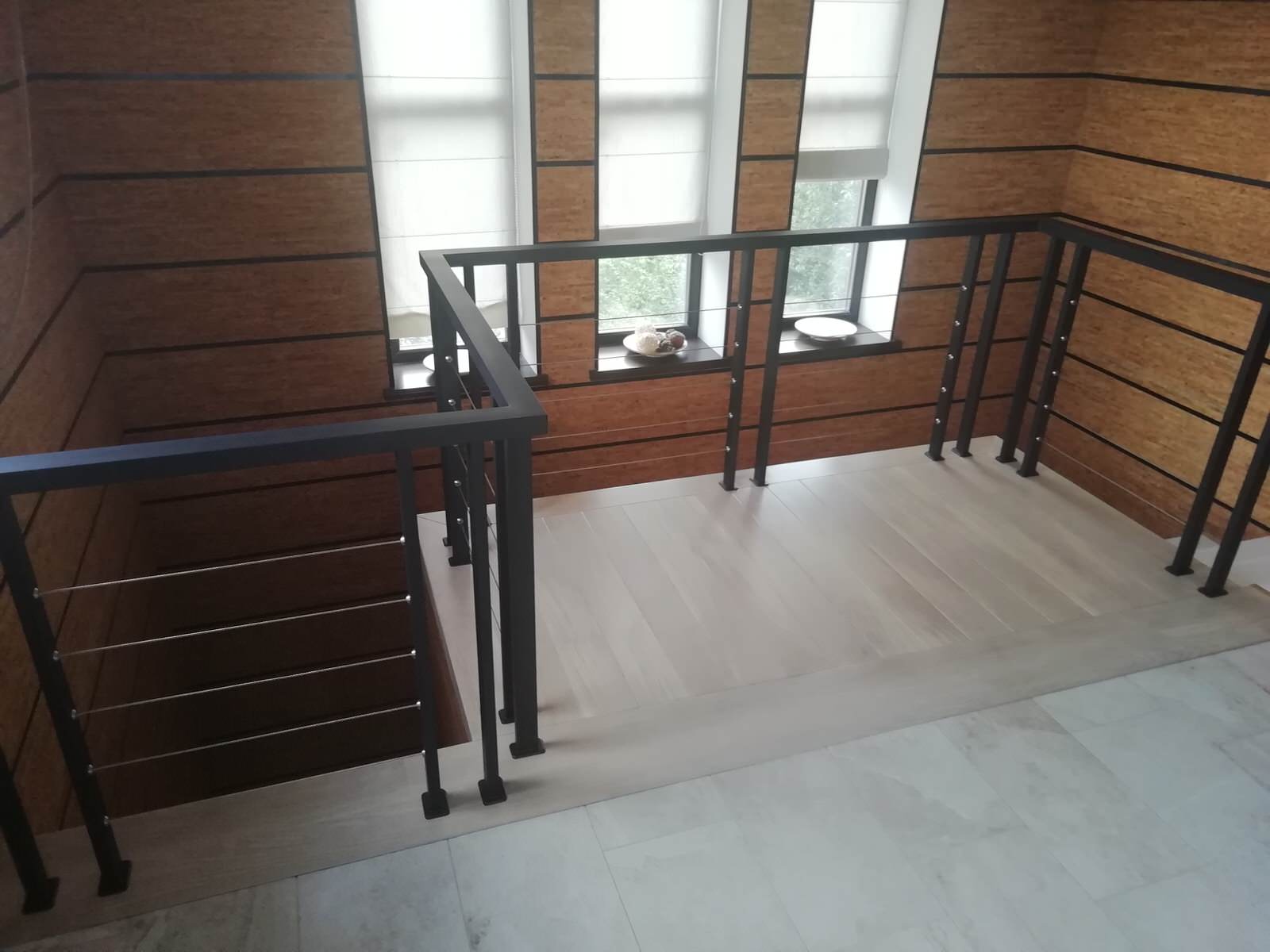 Обложка проекта: лестница беленый дуб с подсветкой