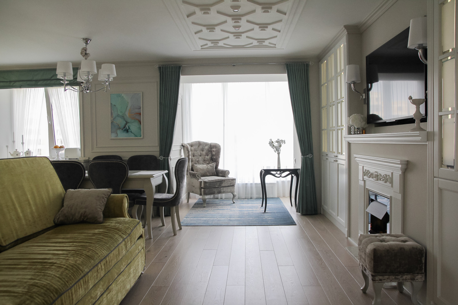 Воздушная классика. Квартира в центре города.