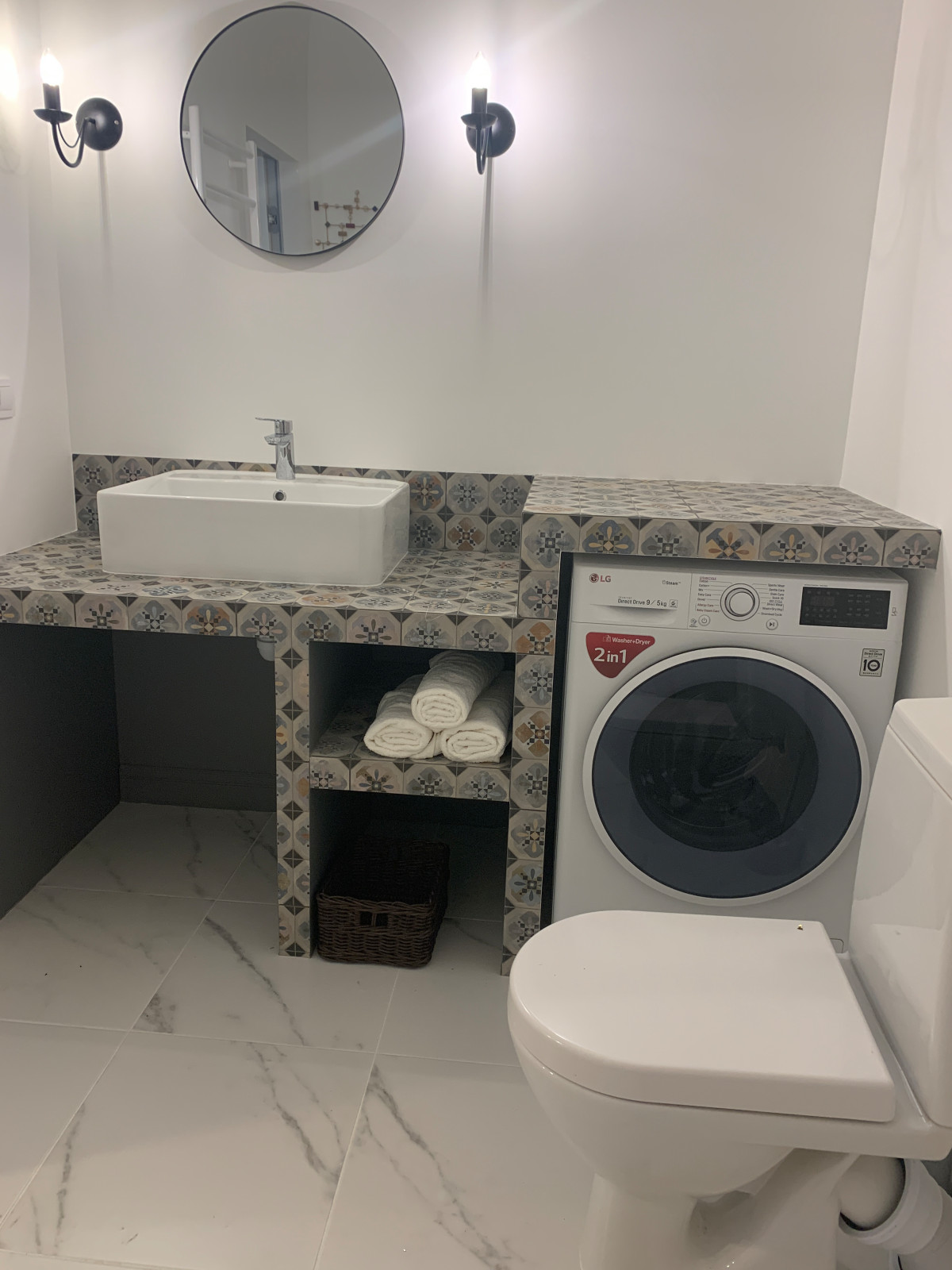 Обложка проекта: Яркая Квартира в старом Конигсберге