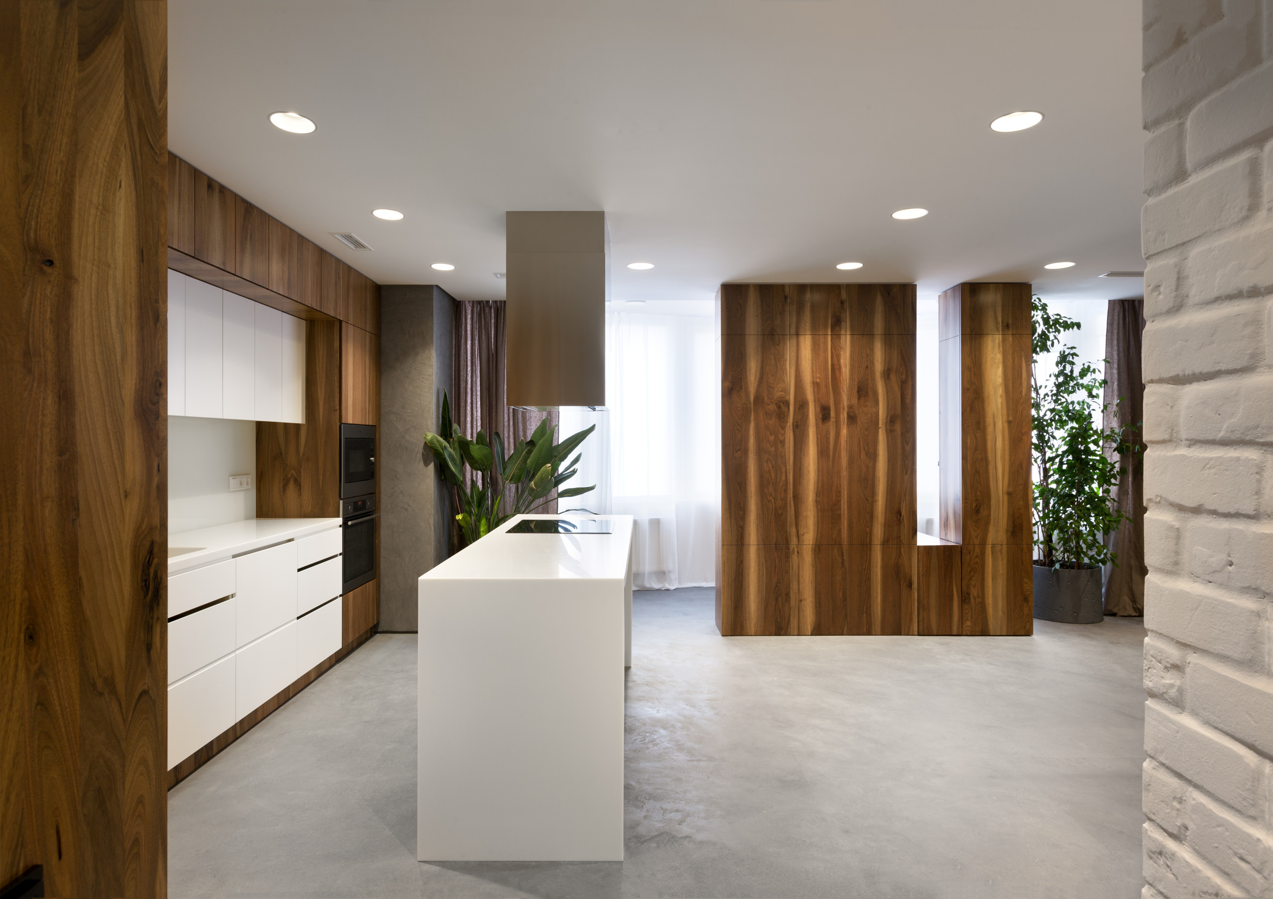 Houzz Украина: Минималистичная квартира с четырьмя уровнями