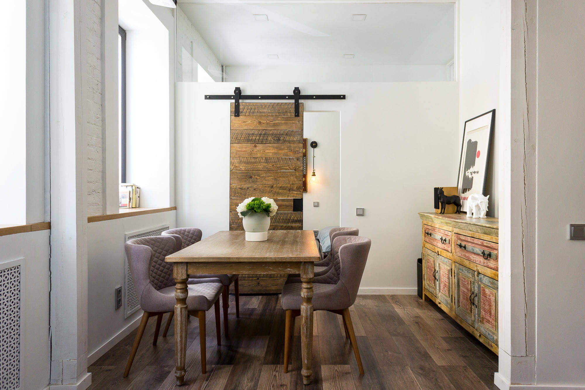 До и после: Квартира на Арбате с воротами из индийского храма