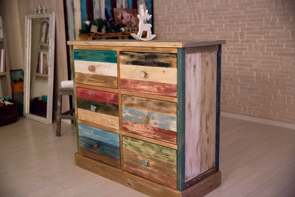 Комод Индонезия