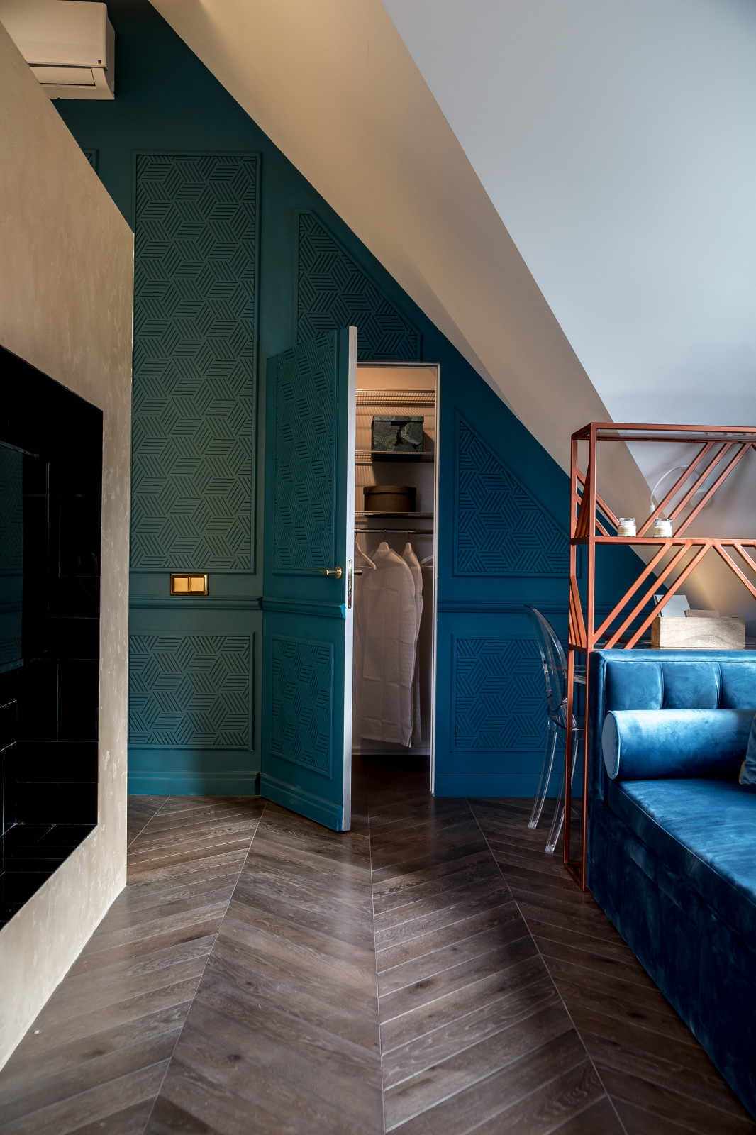 Спальня с гардеробной в Кубе