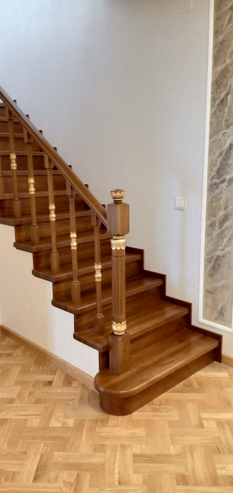 Лестница из дуба на второй этаж. Самара ул.Самарская