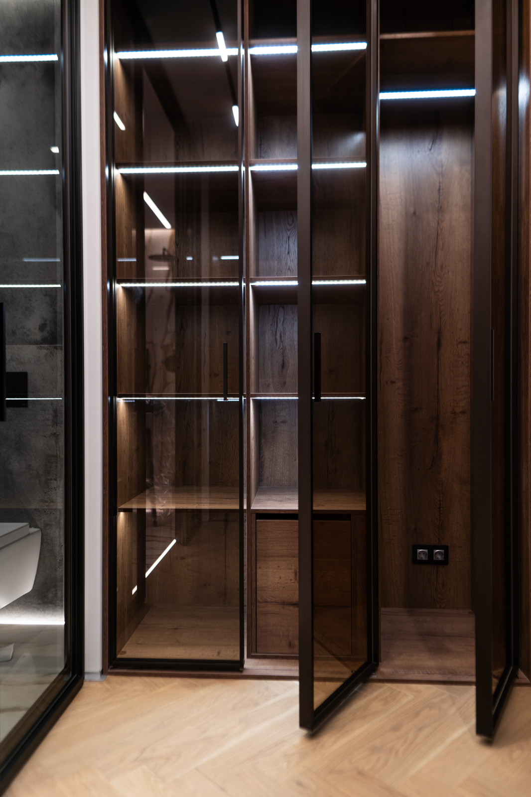 Гардеробная raumplus по двум сторонам