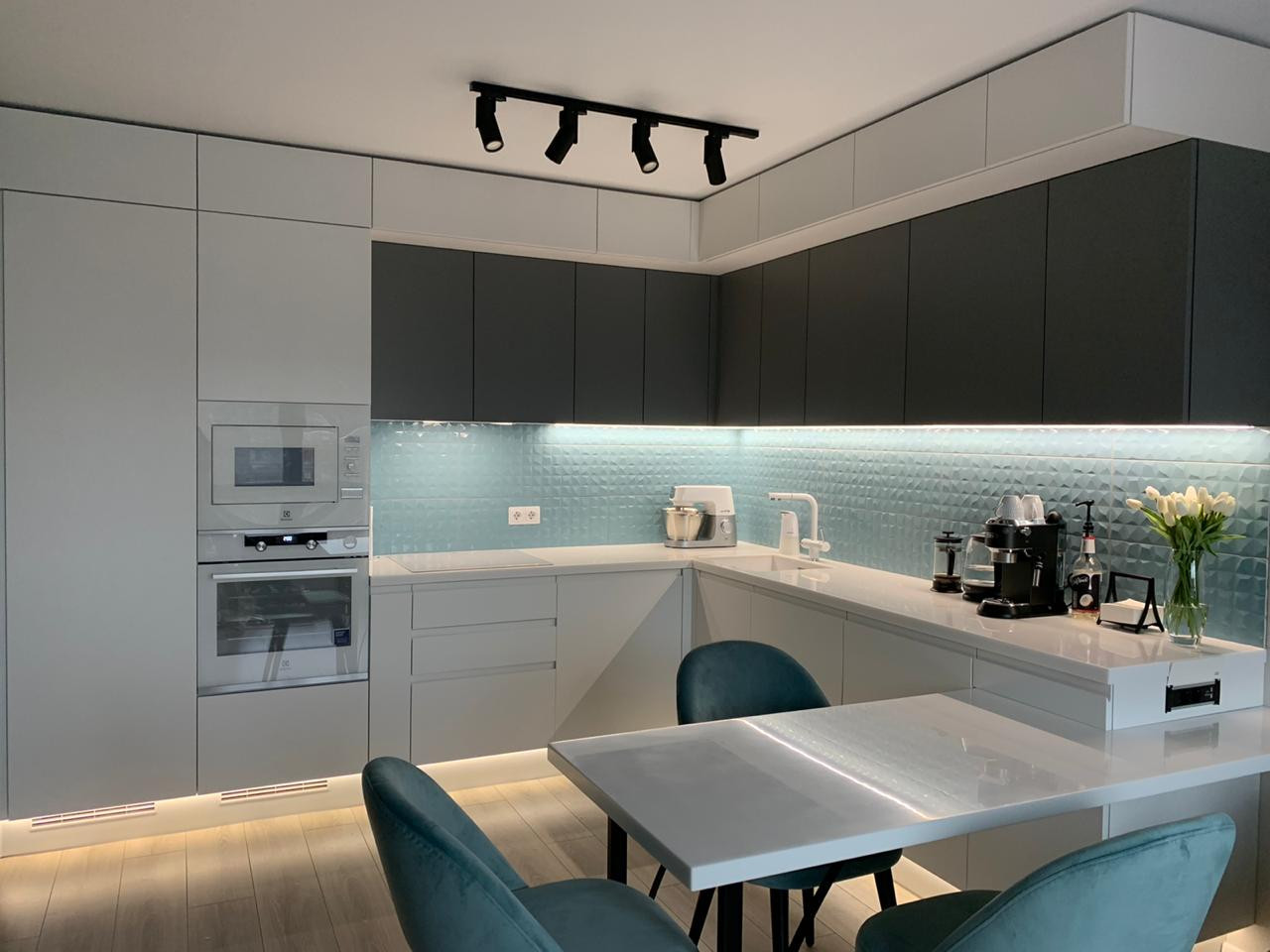 Кухня 5,4 пгм по индивидуальному заказу: Москва, ул. Полярная, 27/2