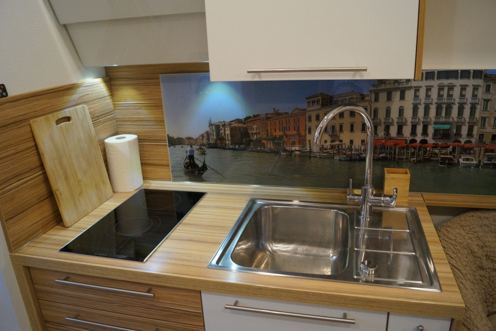 Однокомнатная квартира с кухней-гостиной 6м2 и стиральной машиной на кухне