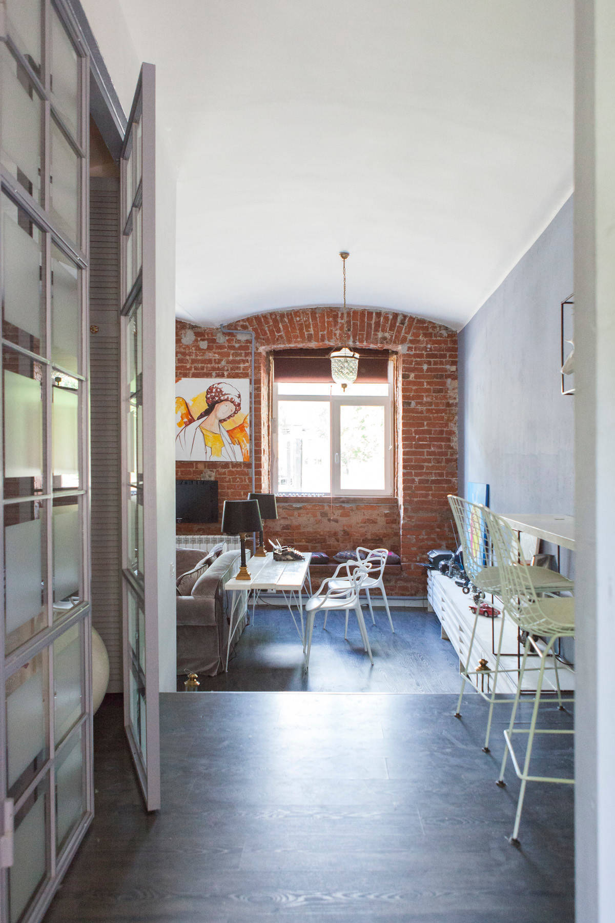 В гостях: Квартира-студия на первом этаже дореволюционного дома