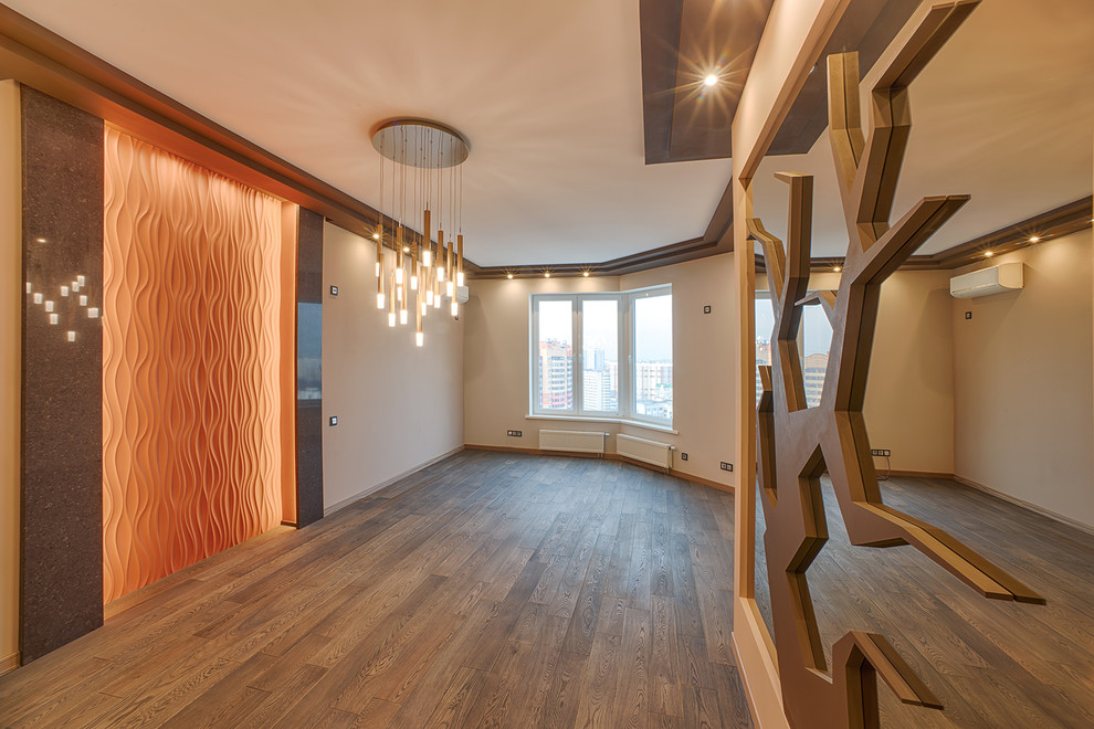 Обложка проекта: Гостиная по дизайн-проекту. Дерево с зеркальным фоном.