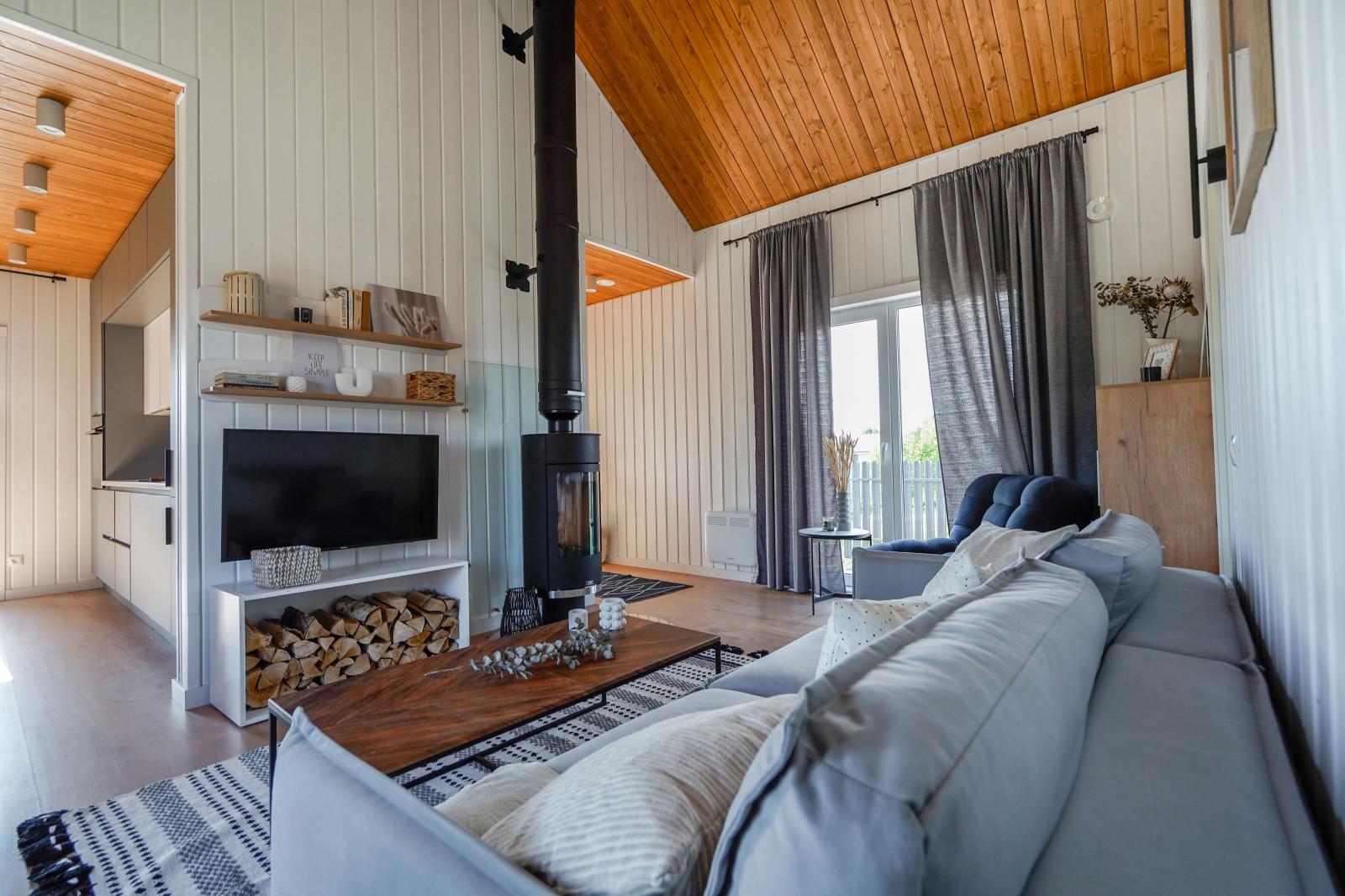 Небольшой дом под Петербургом