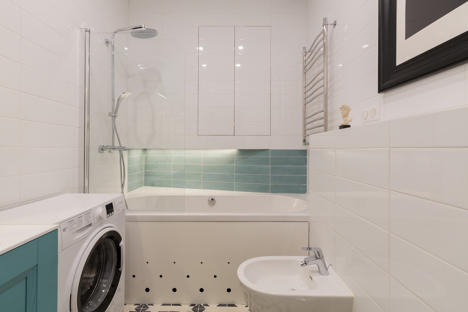 Тропическая медь на Стремянной улице