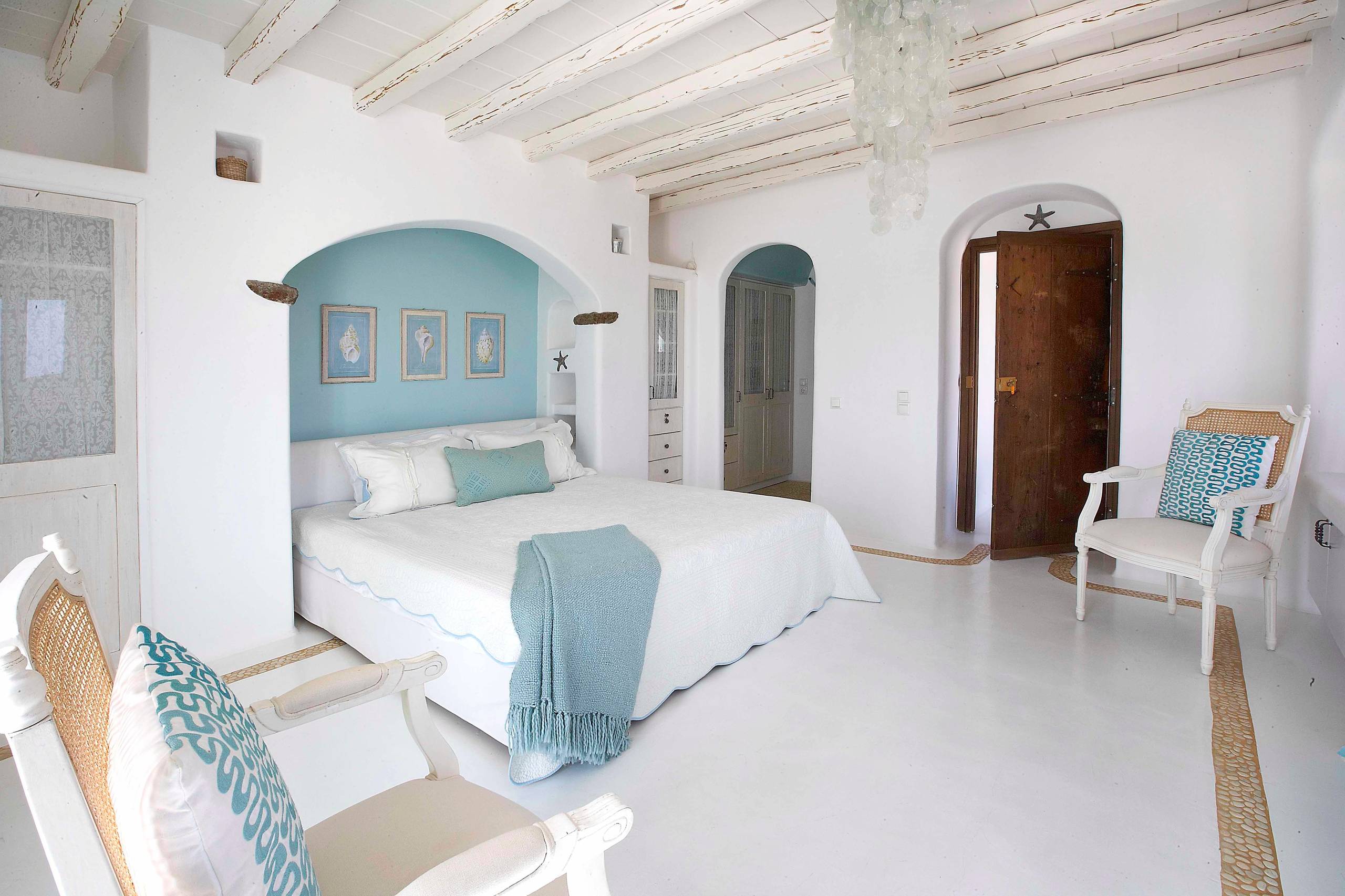 Houzz Греция: Белая уединенная вилла в кикладском стиле