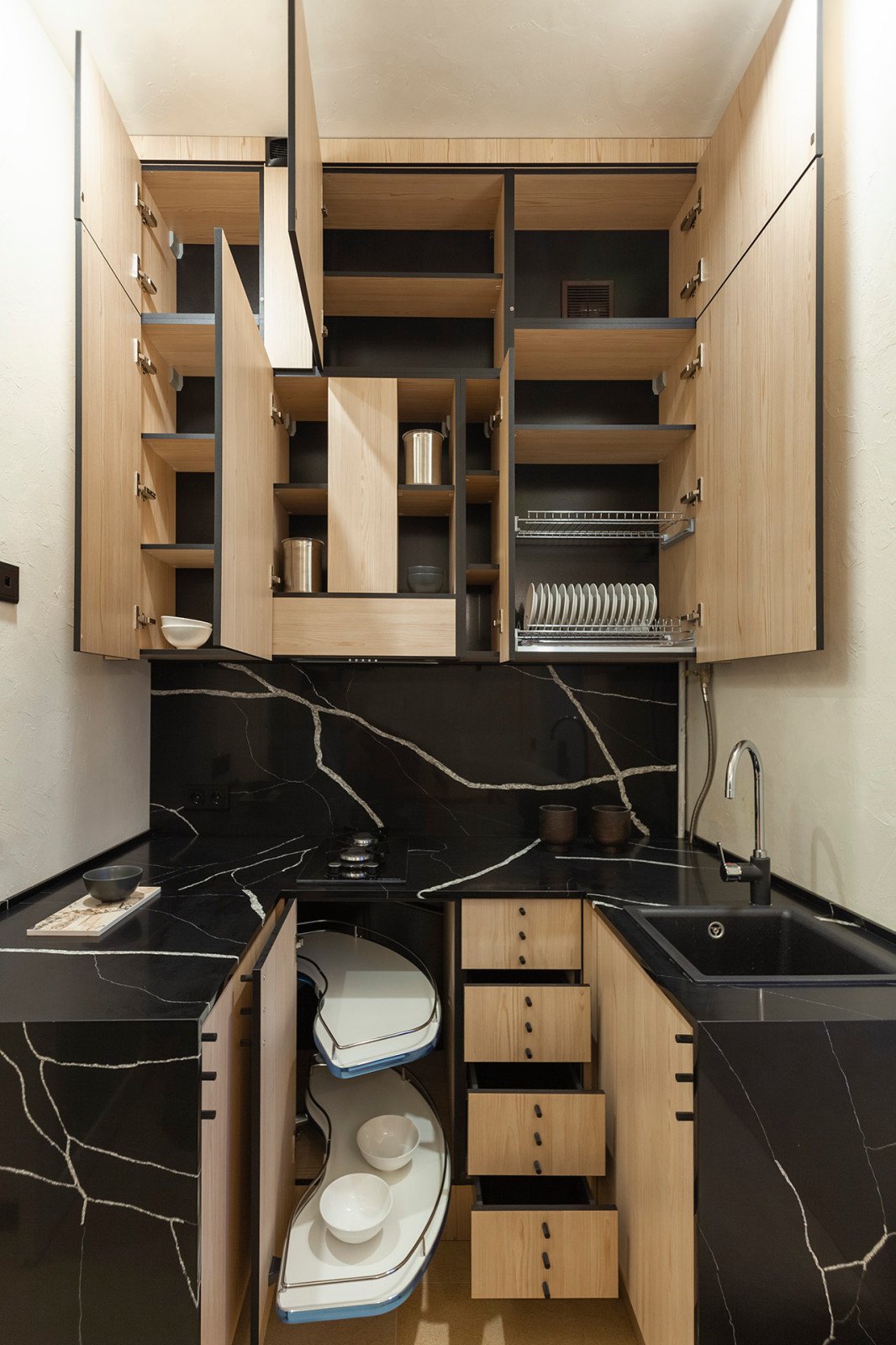 Добрая квартира - интерьер 49м² в доме XIX века