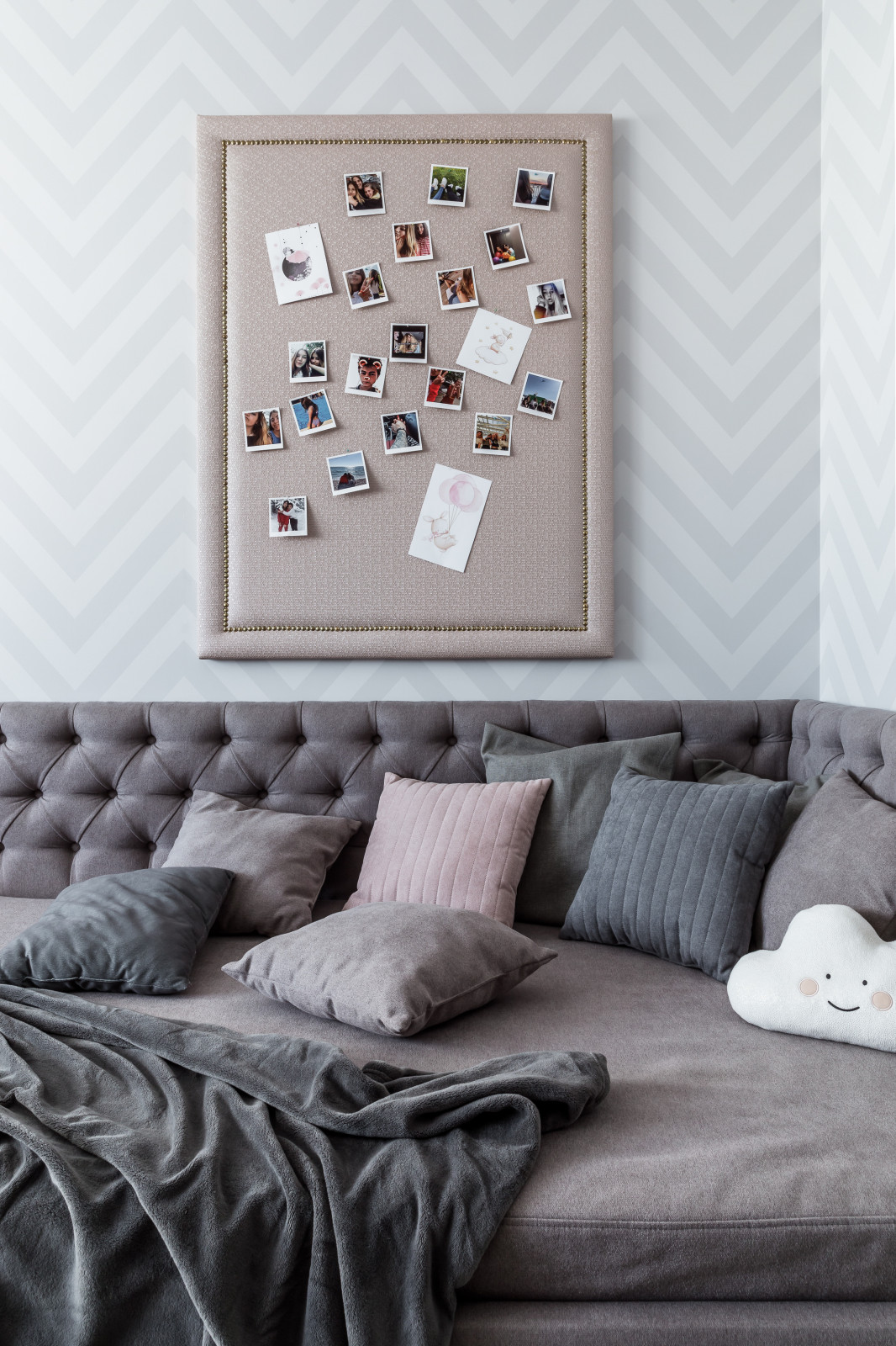 Монохромный интерьер в 2-х комнатной квартире