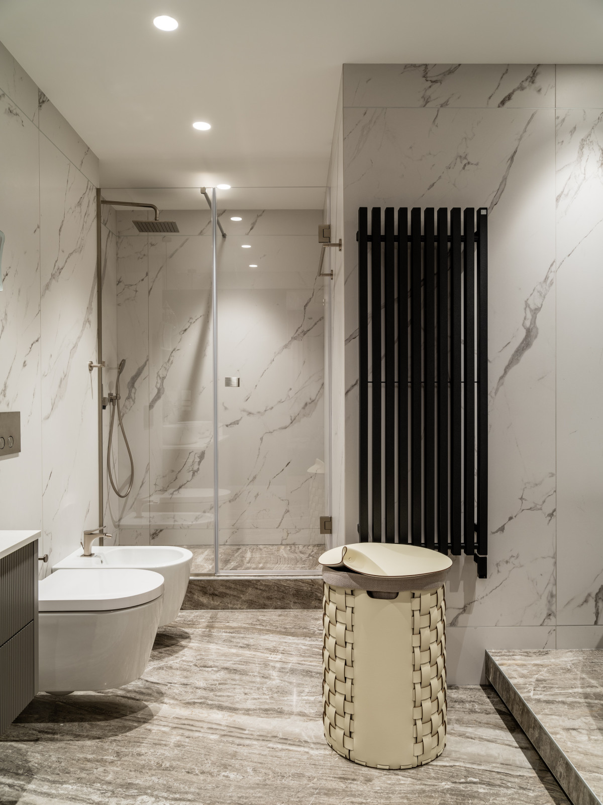 Семейная квартира в акварельных оттенках света и тени