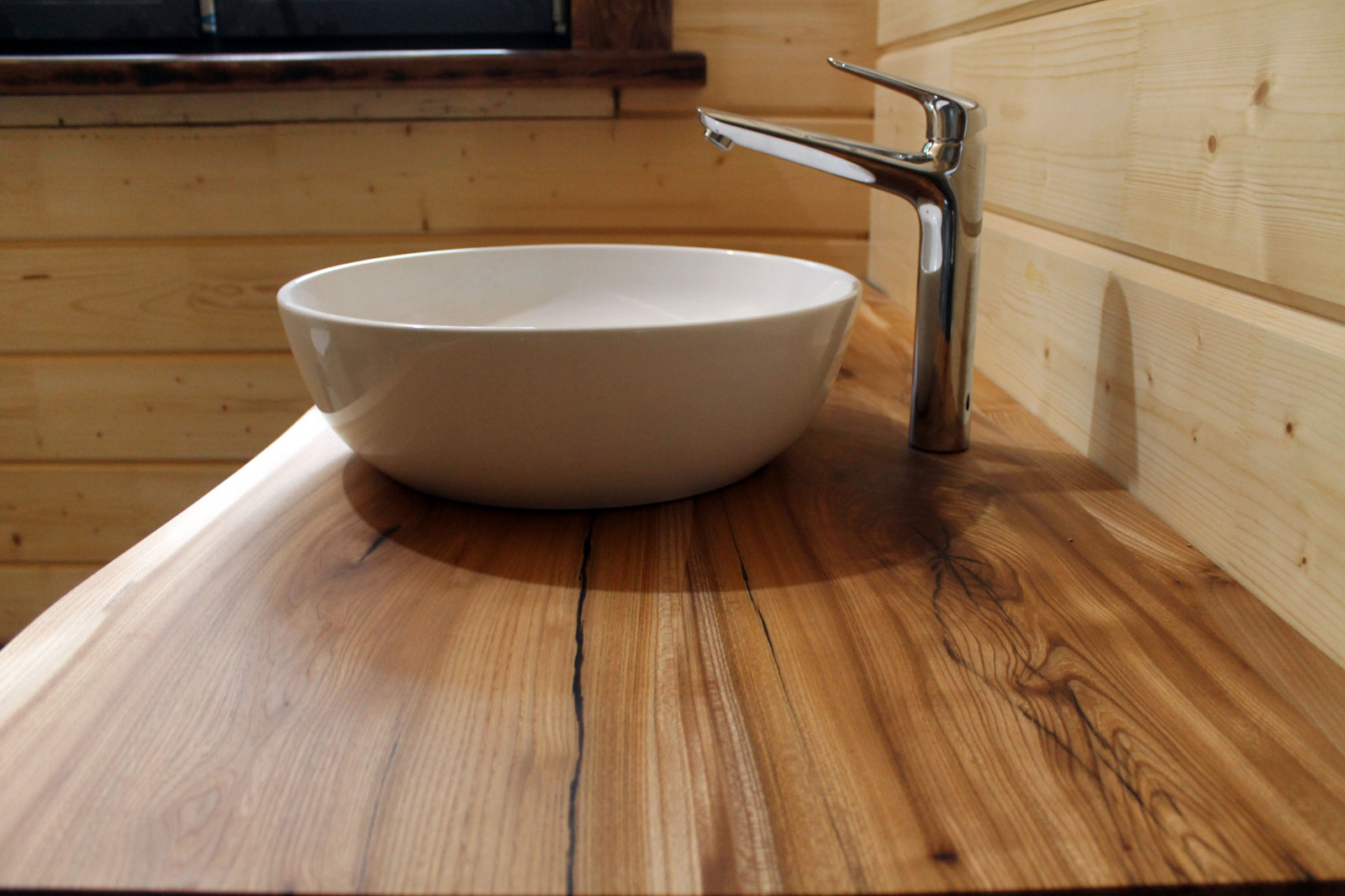 Обложка проекта: Live edge тумба под раковину