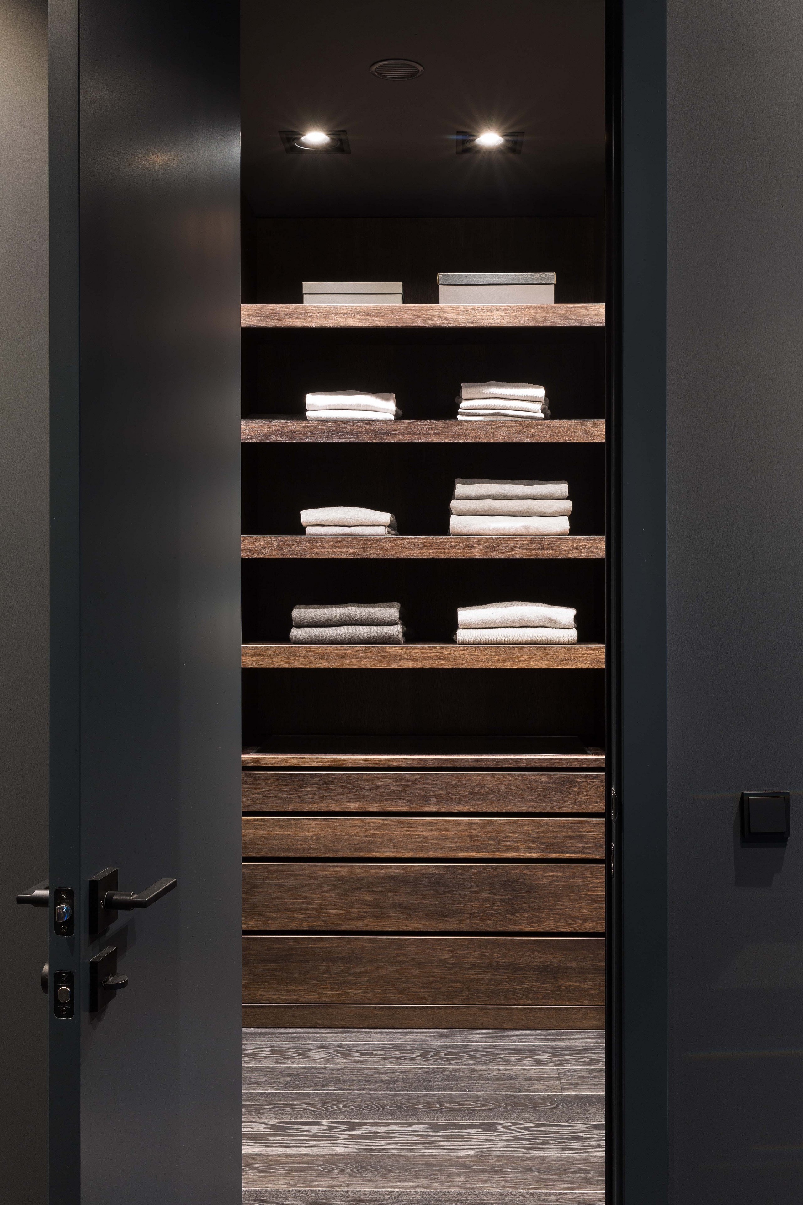 Houzz тур: Апартаменты, наполненные современным искусством