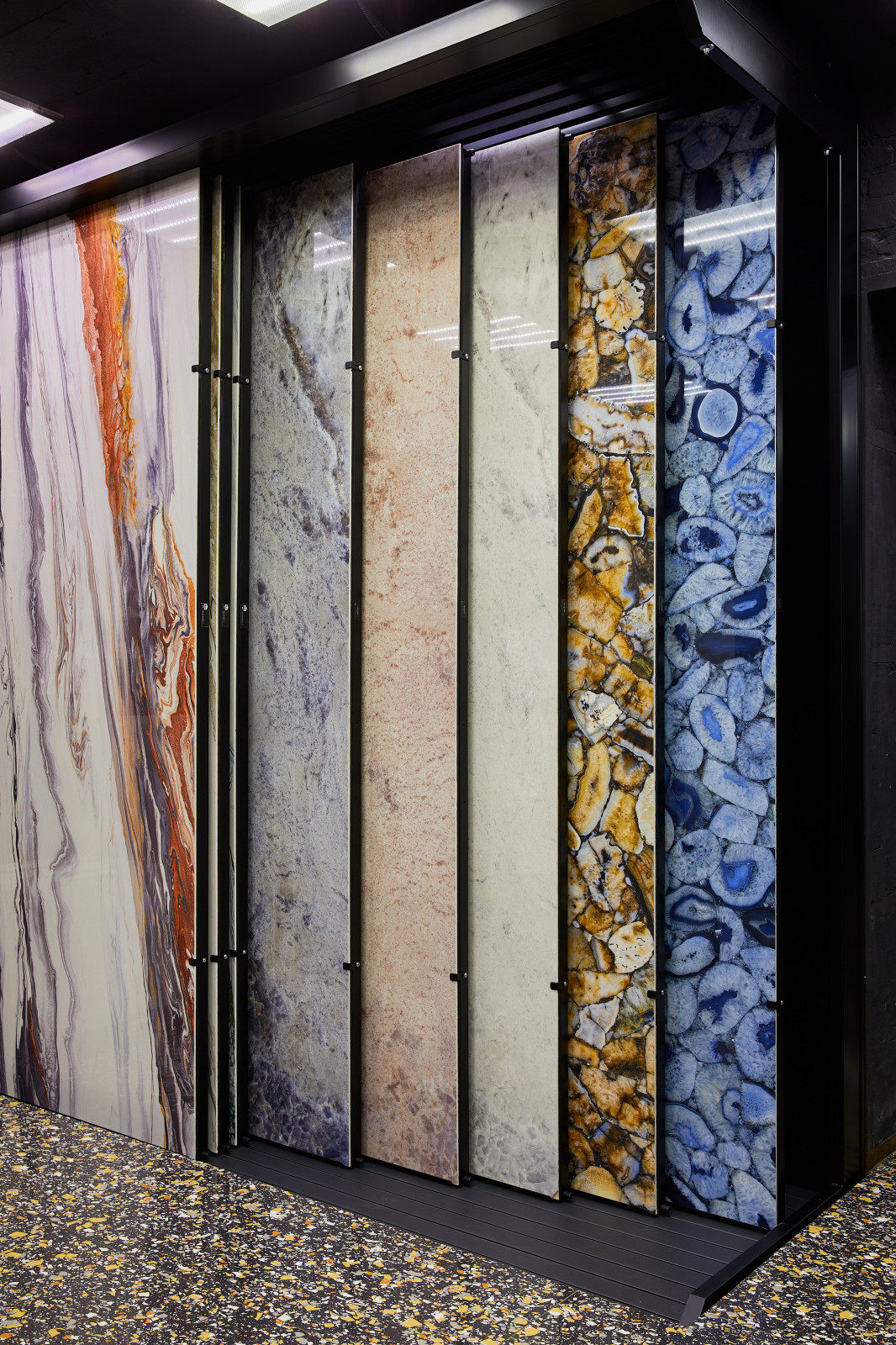 Экспозиция шоурума SpazioIris Moscow