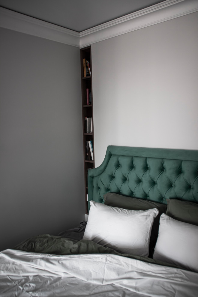 Квартира с антикварной мебелью для театрального критика