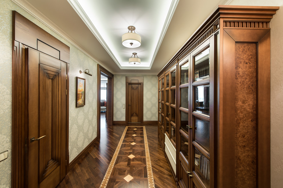 Прихожая - вид от входной двери