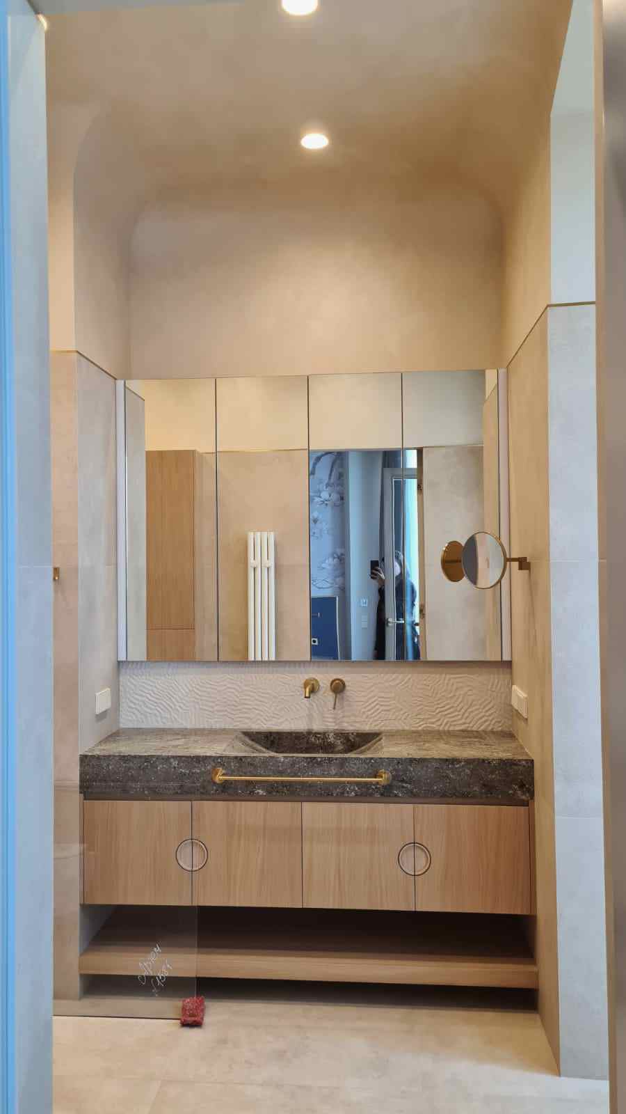 Обложка проекта: Декорирование и частичная комплектация апартаментов для бюро RedRobot Design