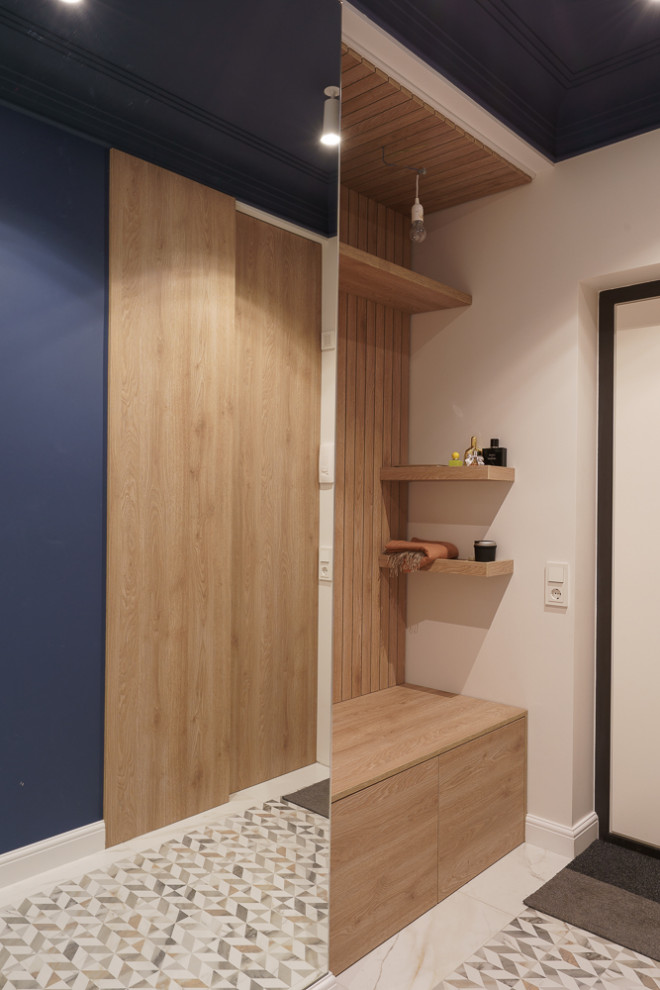 Кухня с ящиками, закрепленными на потолке