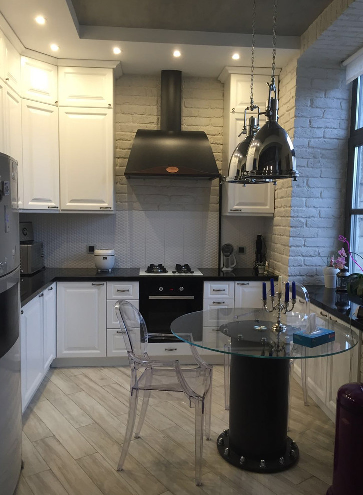 Небольшая белая кухня на метро Сокол