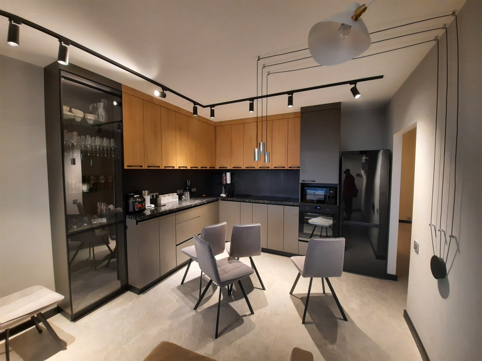 Строгий дизайн аппартаментов (3 комнаты) в темных тонах