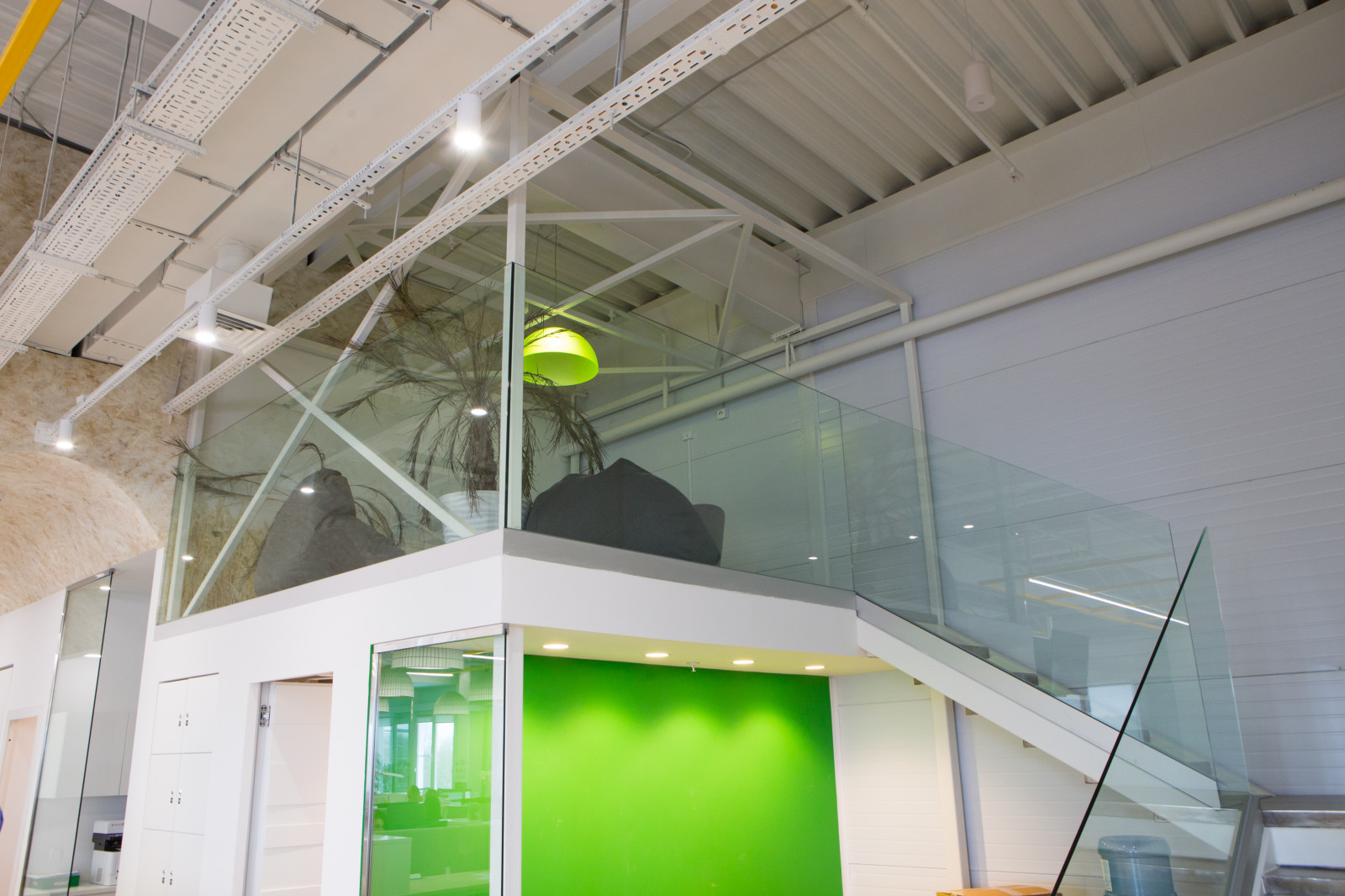 Цельностеклянные перегородки