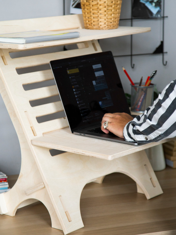 Stayhome Desk - настольный дэск, позволяющий работать стоя!