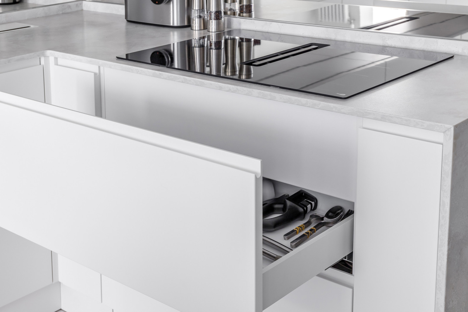 Реализация проекта трехкомнатной квартиры "ЖК на Высоте"