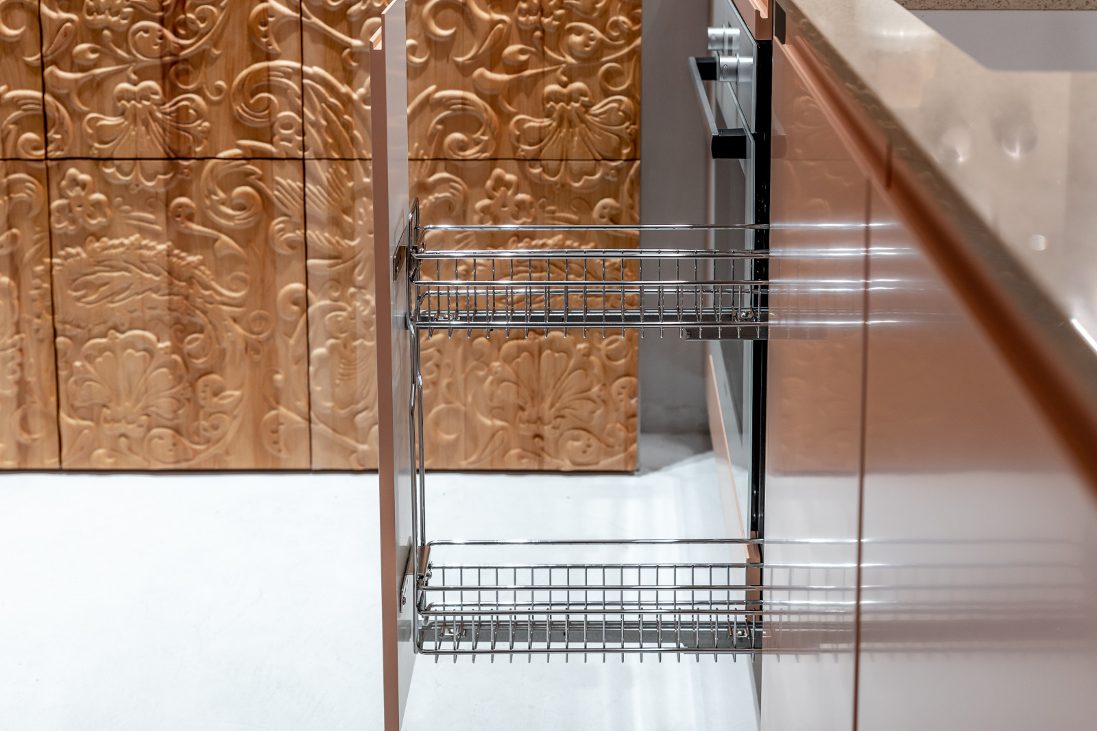 Тропическая кухня под цветком протеи