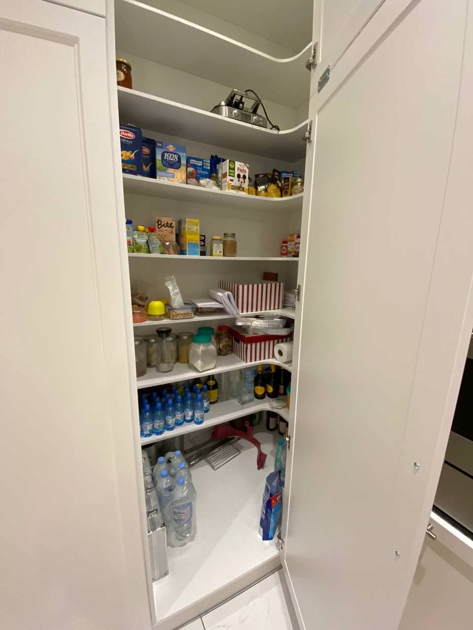 Мебель в коттедж