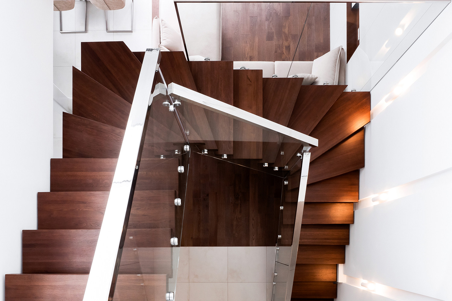 Двухуровневые апартаменты.