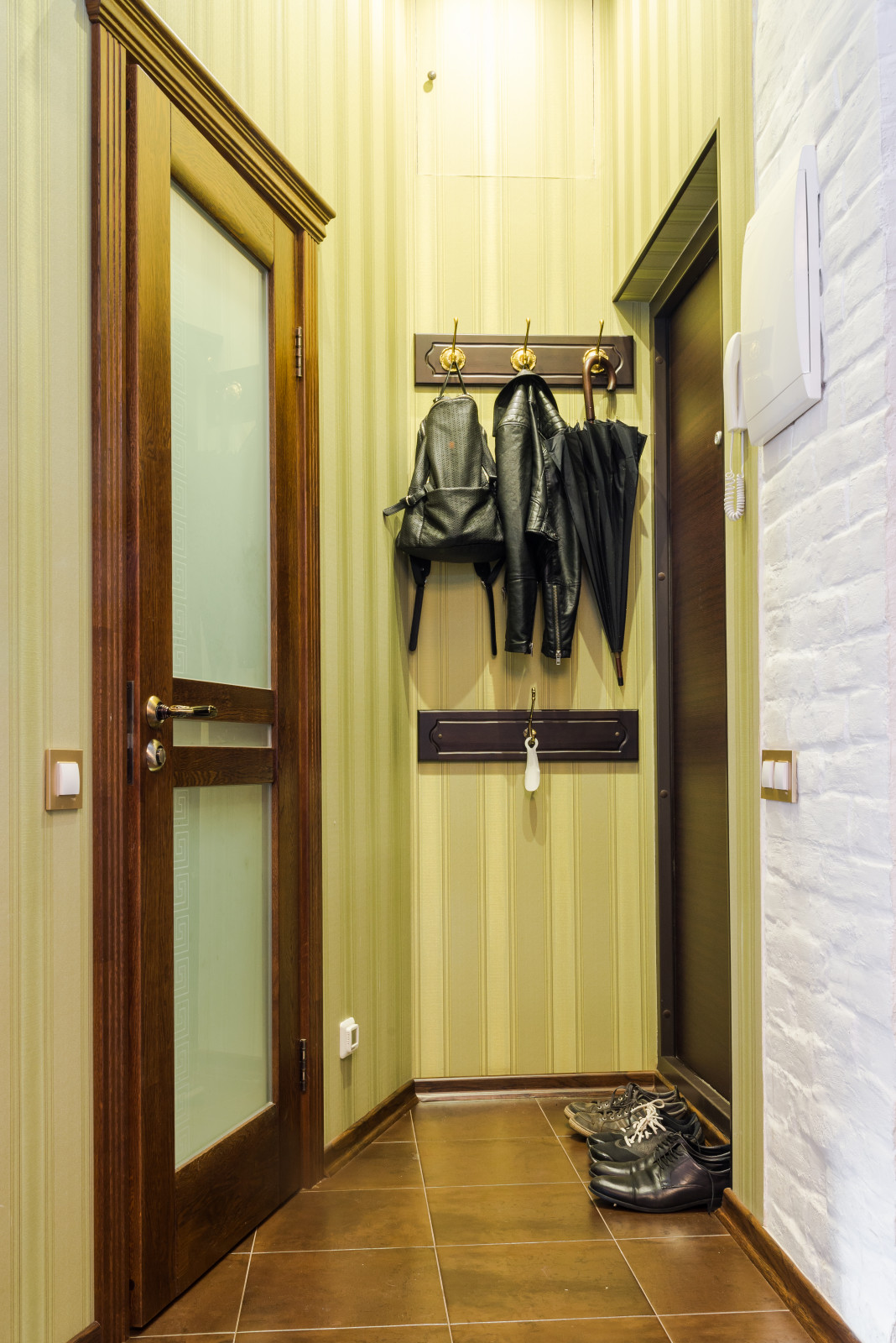 Обложка альбома: Прихожая и коридор