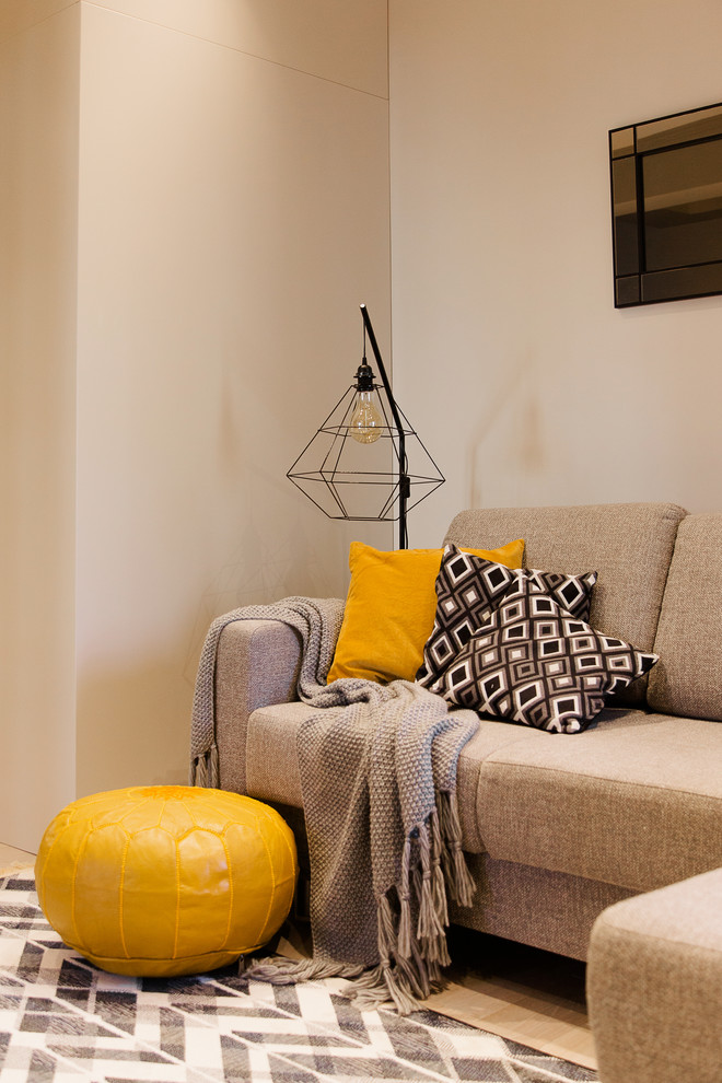 Тёплая осень на Фрунзенской набережной