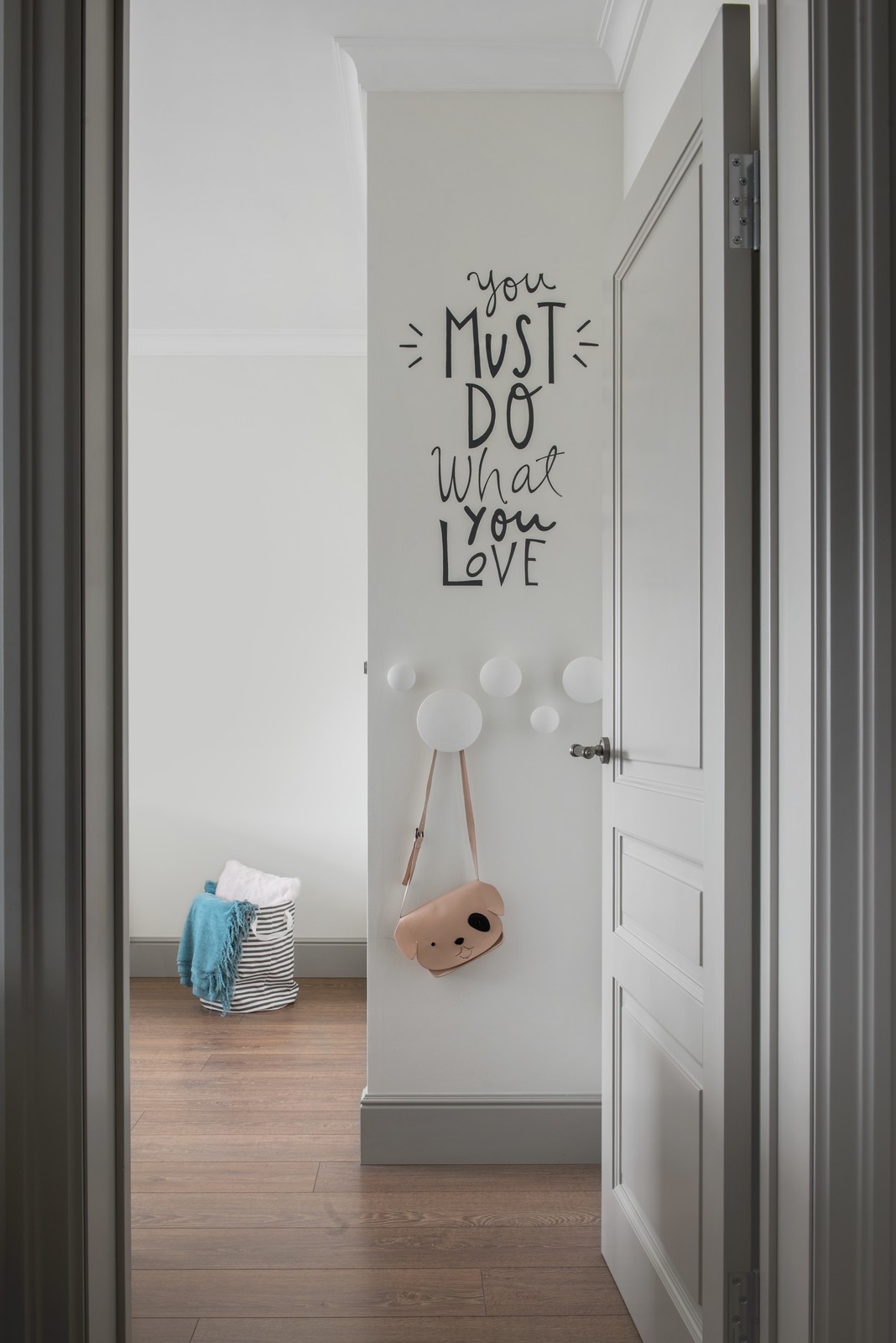 Обложка проекта: Комната модного блогера. Переделка. До и После. 14 м2