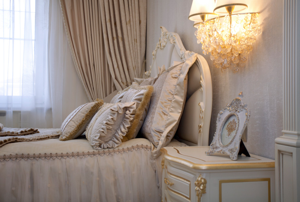 Спальни из розовой мечты: оформление кроватей; покрывала, валики, подушки