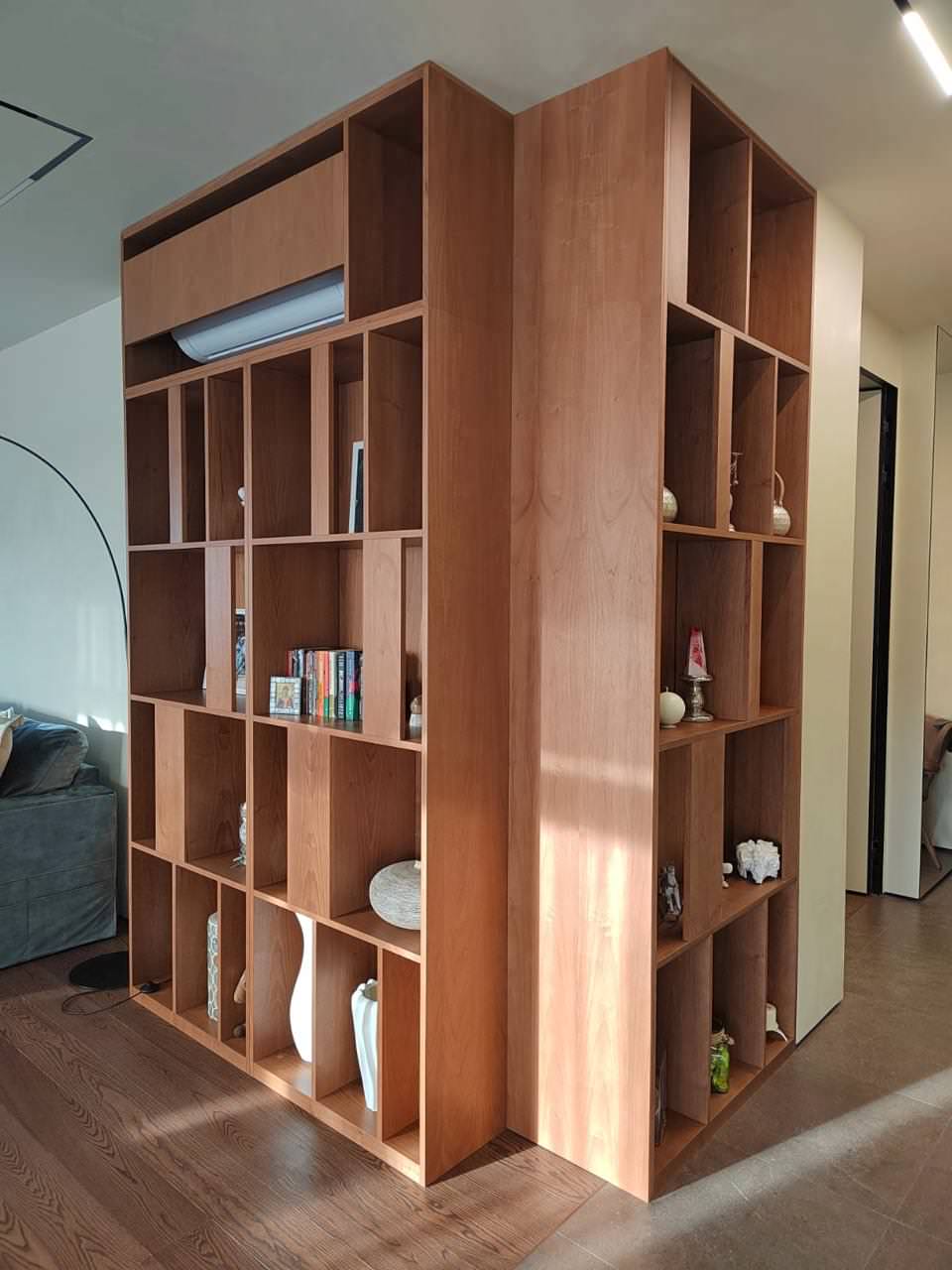 Стеллажи и Панели в квартире