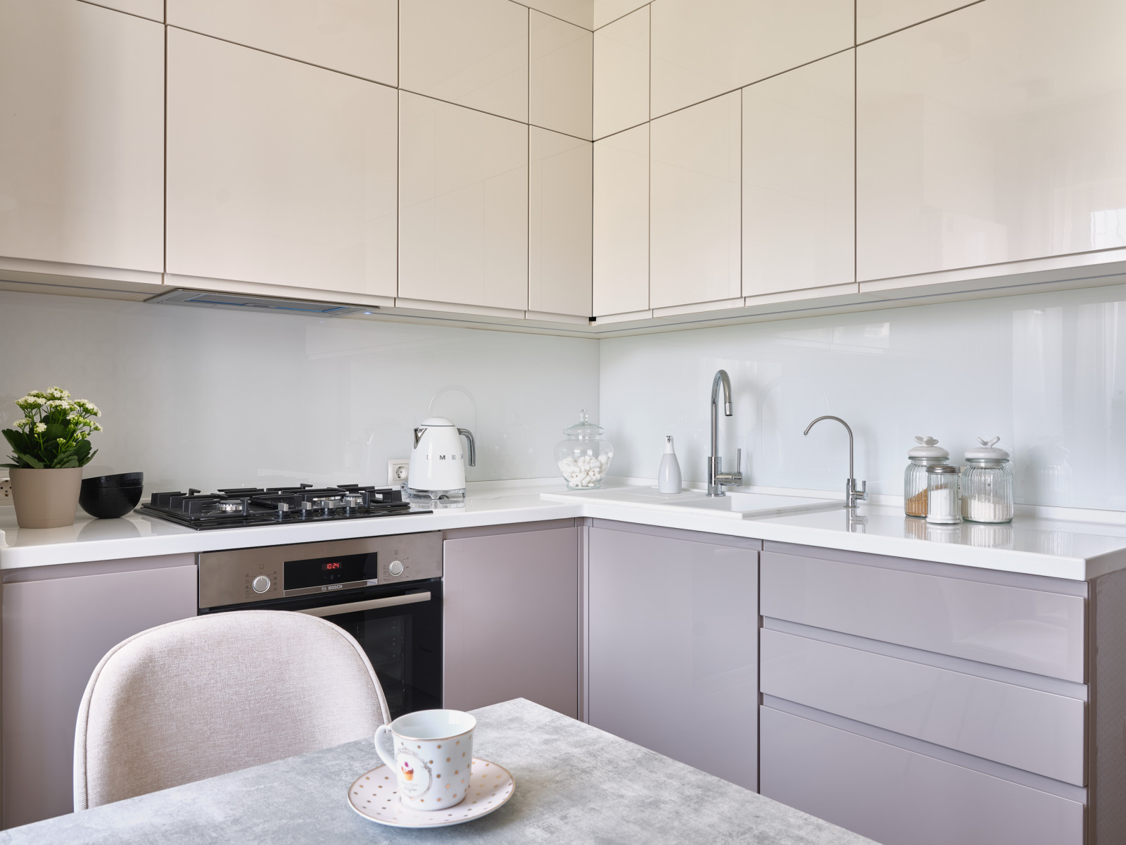 Светлый интереь кухни