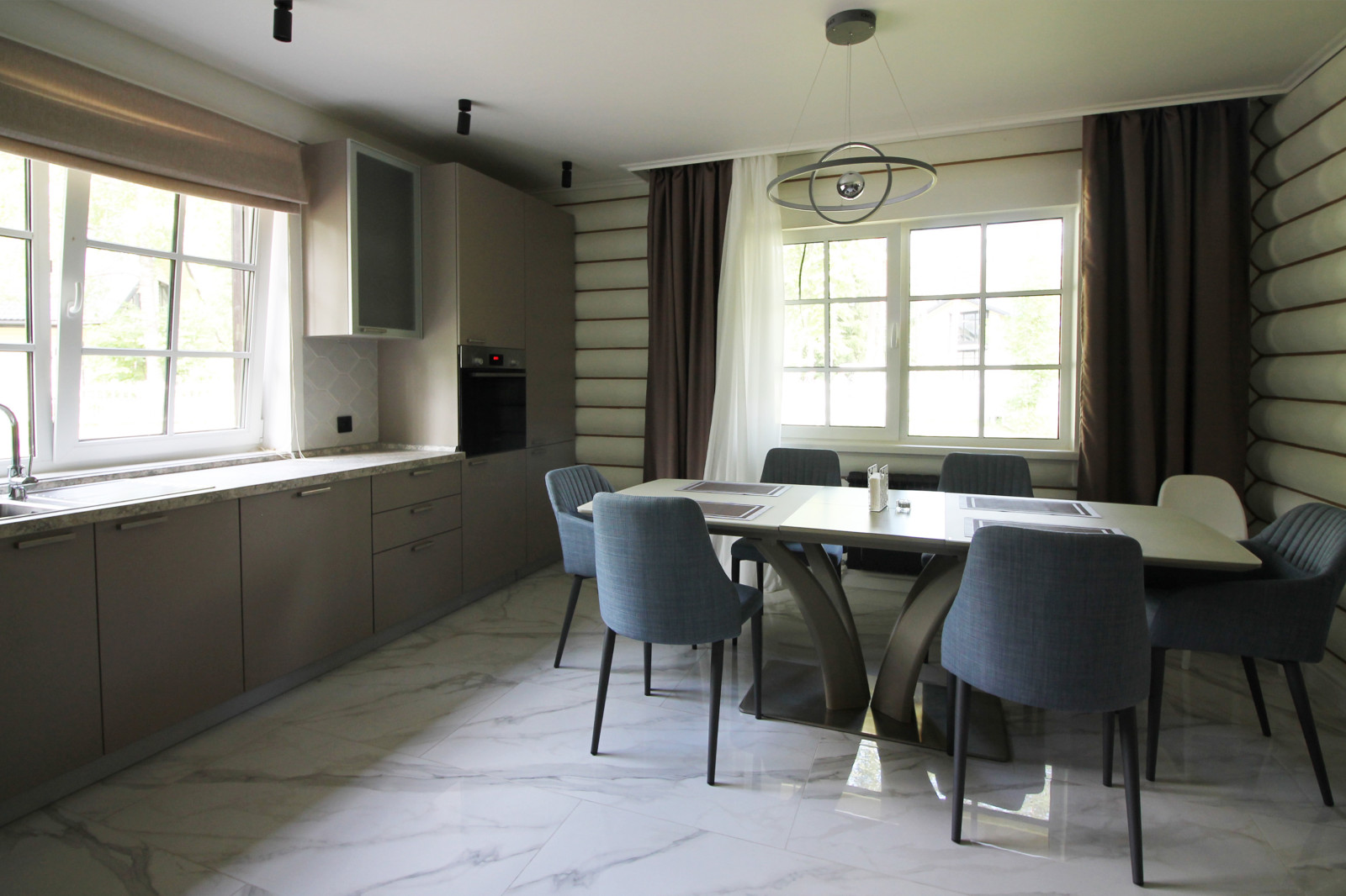 Срубовой коттедж 38 в п.Рощино, Ленинградская обл. Царство-Королевство