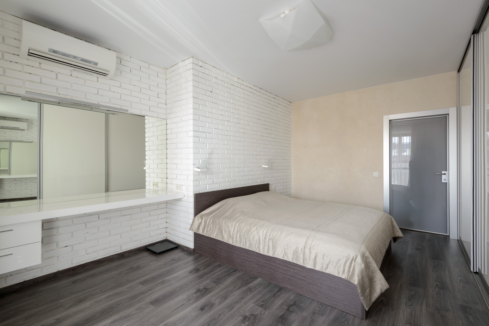 apartment with aquarium