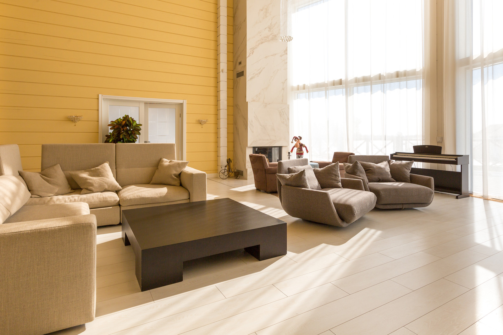 Загородный дом на берегу озера